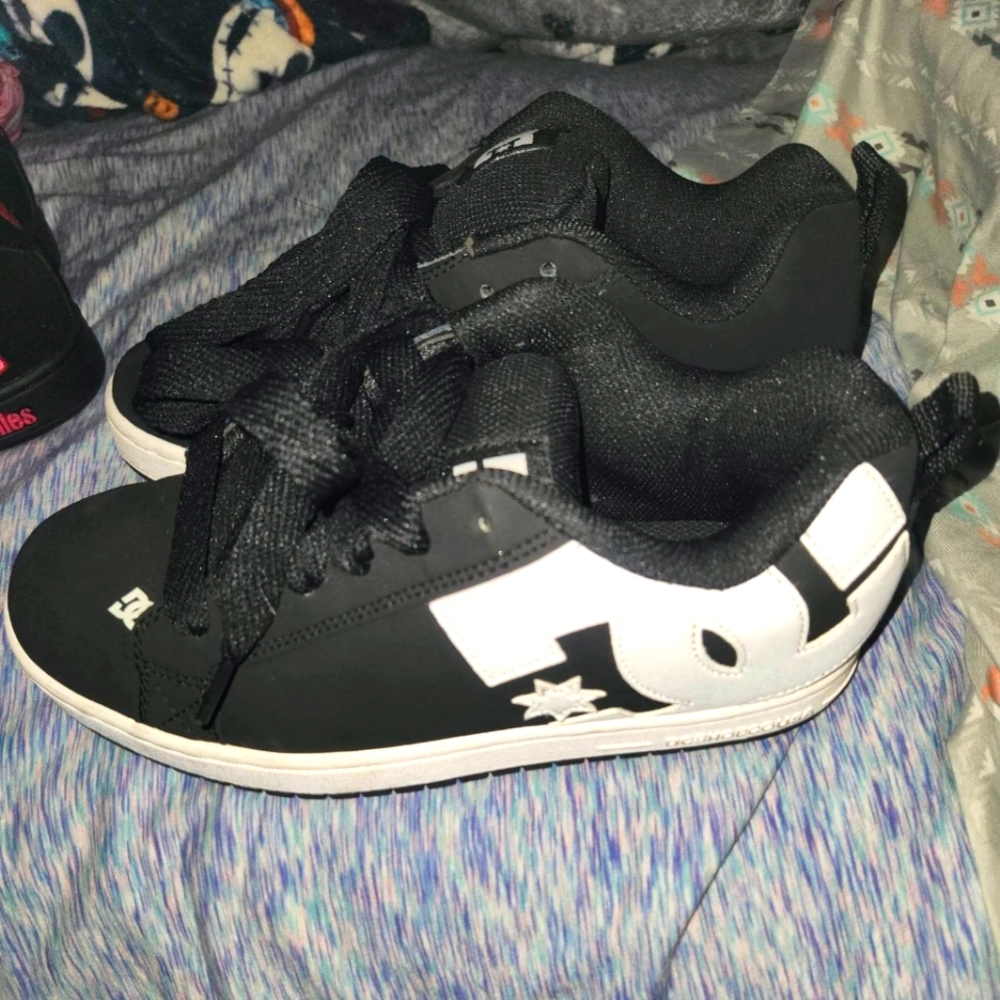 DC Shoes